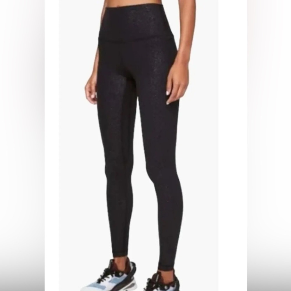 Lululemon Black embossed patterned High-Waisted Leggings 28 inch inseam size 6